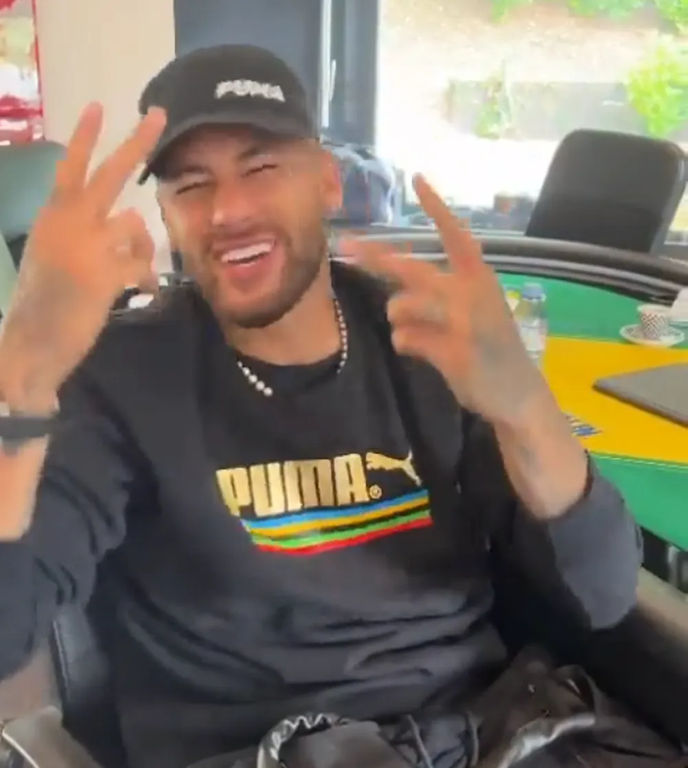 Neymar rebate críticas por declarar apoio a Bolsonaro na eleição