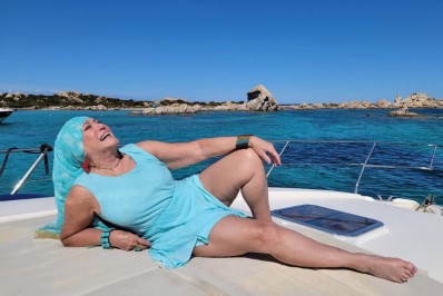 Susana Vieira curte passeio de navio na Itália 