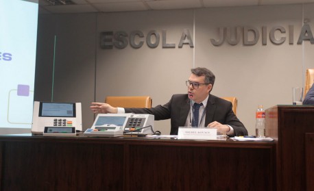 Al&eacute;m dos modelos antigos, que continuam valendo, novos modelos de urnas ser&atilde;o utilizados em algumas se&ccedil;&otilde;es - Reginaldo Pimenta / O Dia