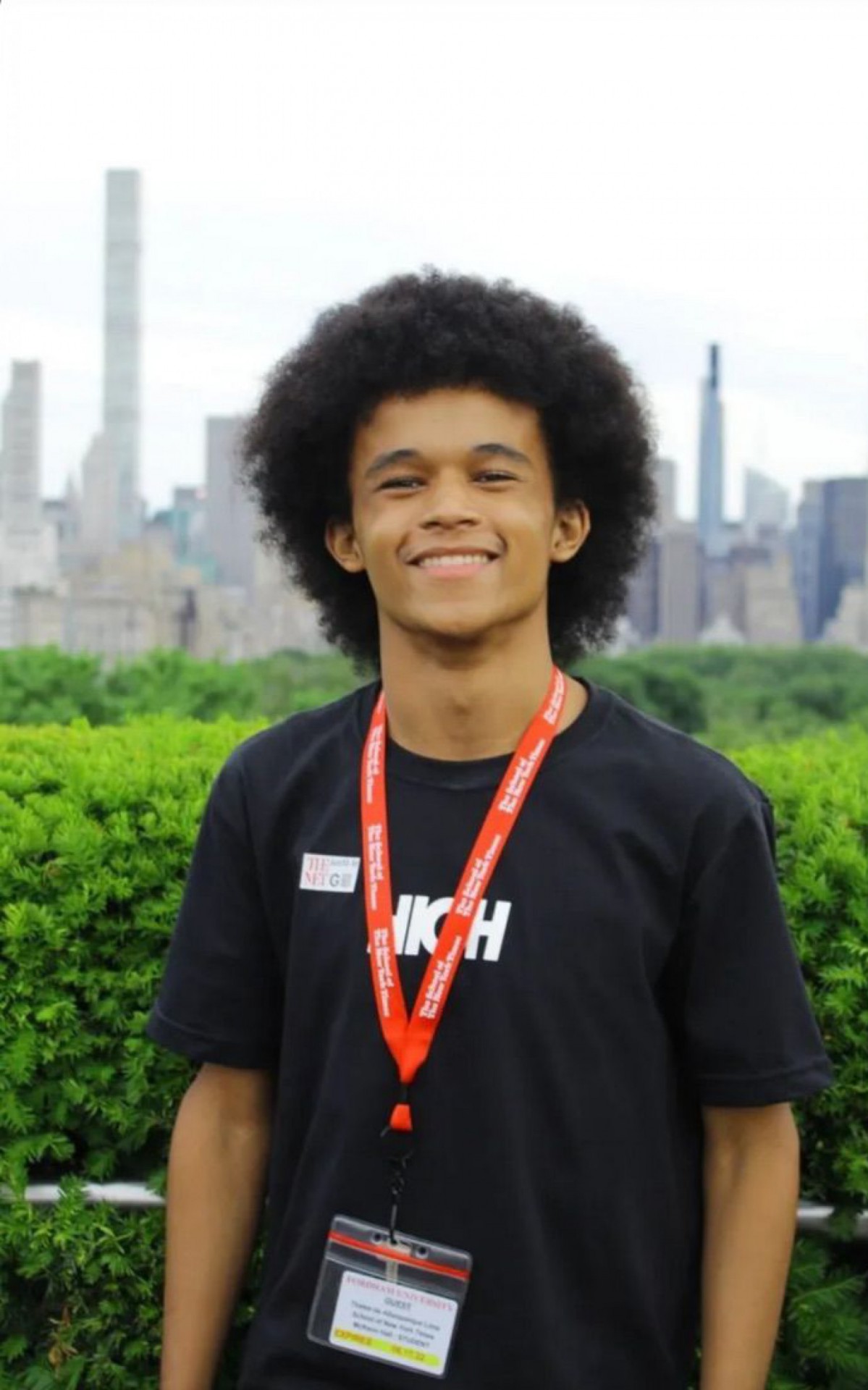 Thales de Albuquerque Lima, de 17 anos, morador de Braz de Pina, participou de dois programas estudantis nos EUA - Divulga&ccedil;&atilde;o / Faetec