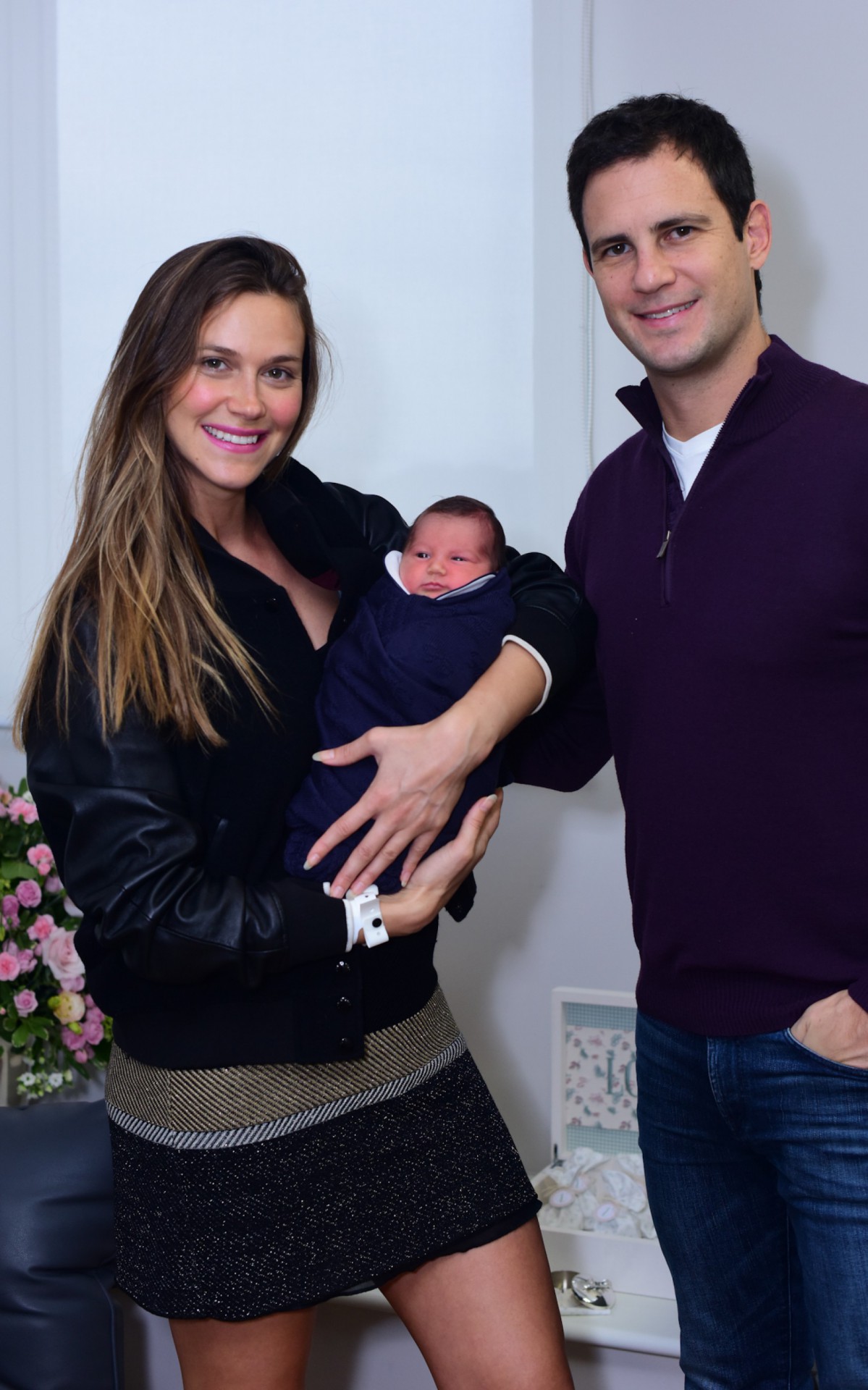 Renata Kuerten posa com a filha, Lorena, e o marido, Beto Senna 