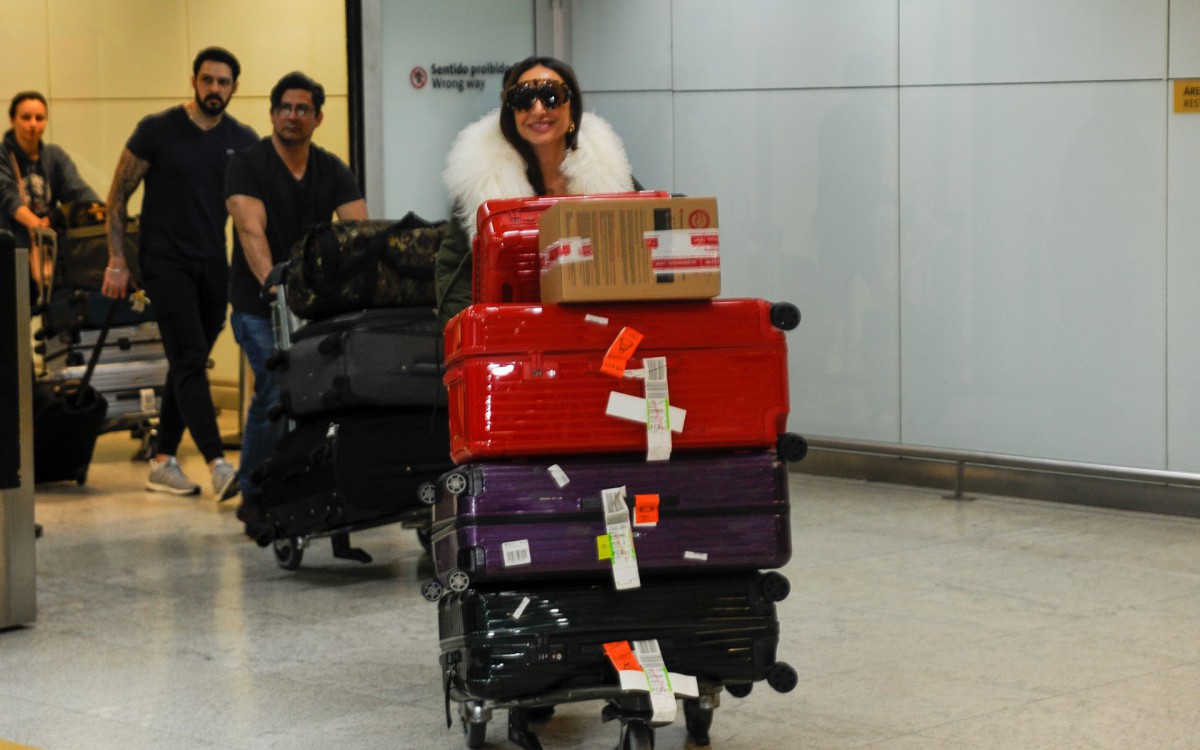 Sabrina Sato desembarca em aeroporto de São Paulo - Eduardo Martins / Agnews 