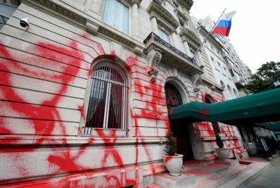 Fachada do consulado russo em Nova York é vandalizada