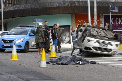 Homem ferido em acidente de carro na Ilha do Governador segue em estado grave