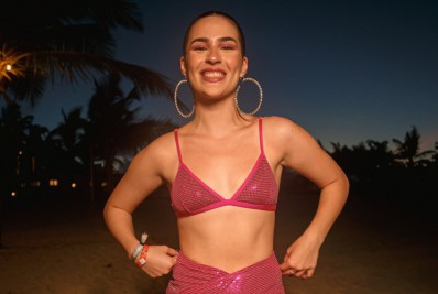 Lívian Aragão mostra as curvas em Punta Cana