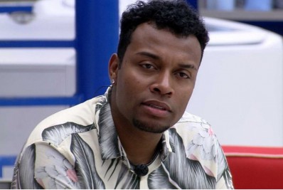 Nego Di se pronuncia após confusão com uso de facão: 'Reagir' 