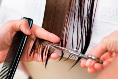 Arraial do Cabo promove cortes de cabelo gratuito para moradores