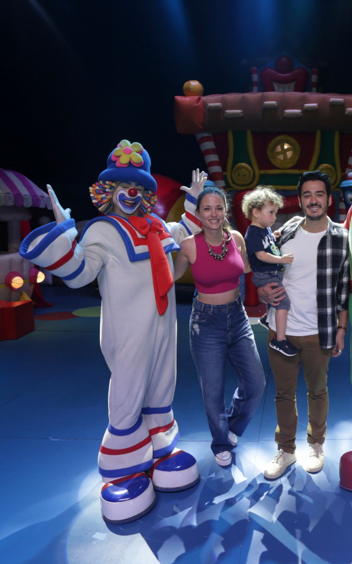 Marcos Veras e Rosannne Mulholland com o filho Davi