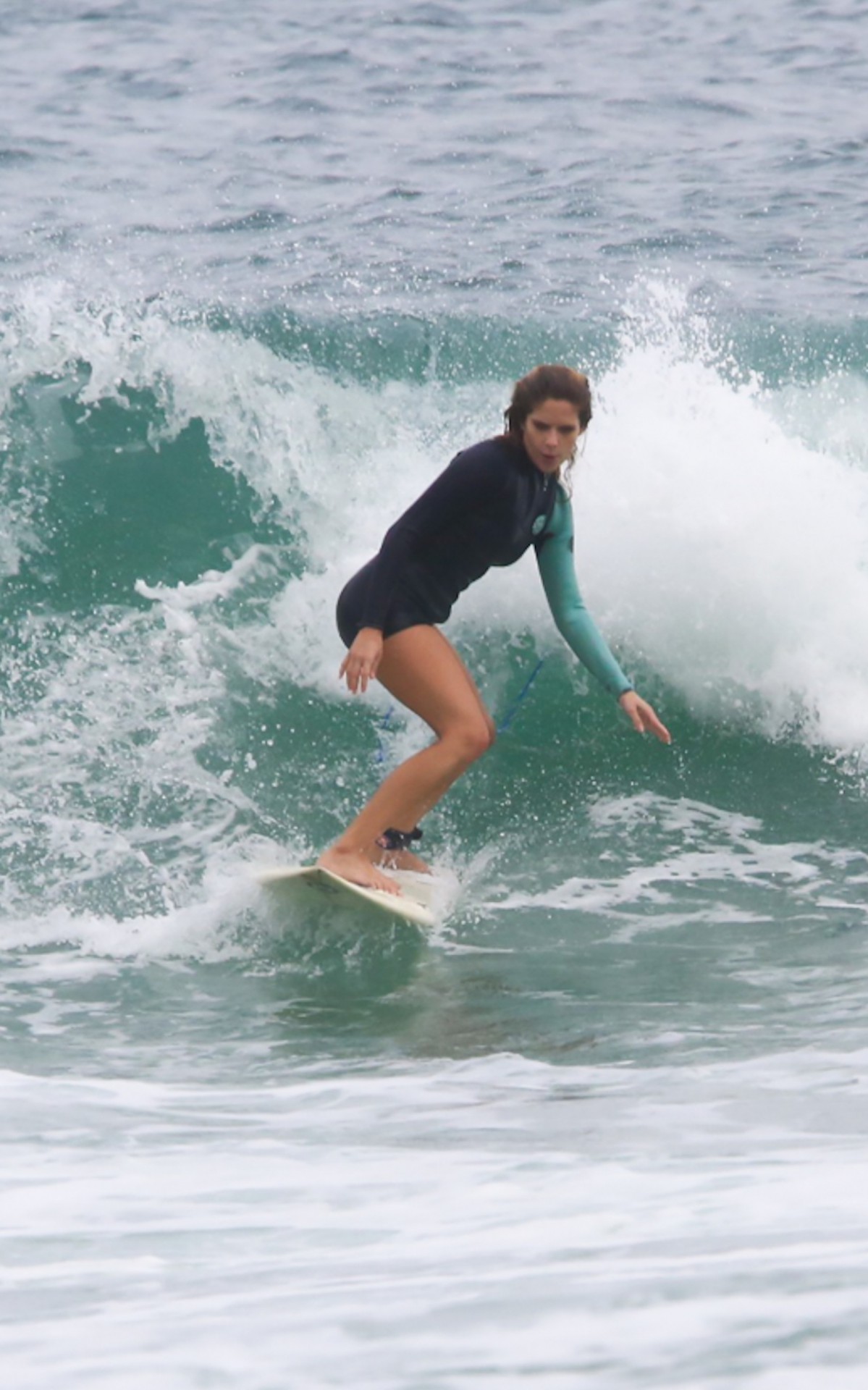Isabella Santoni arrasa no surf