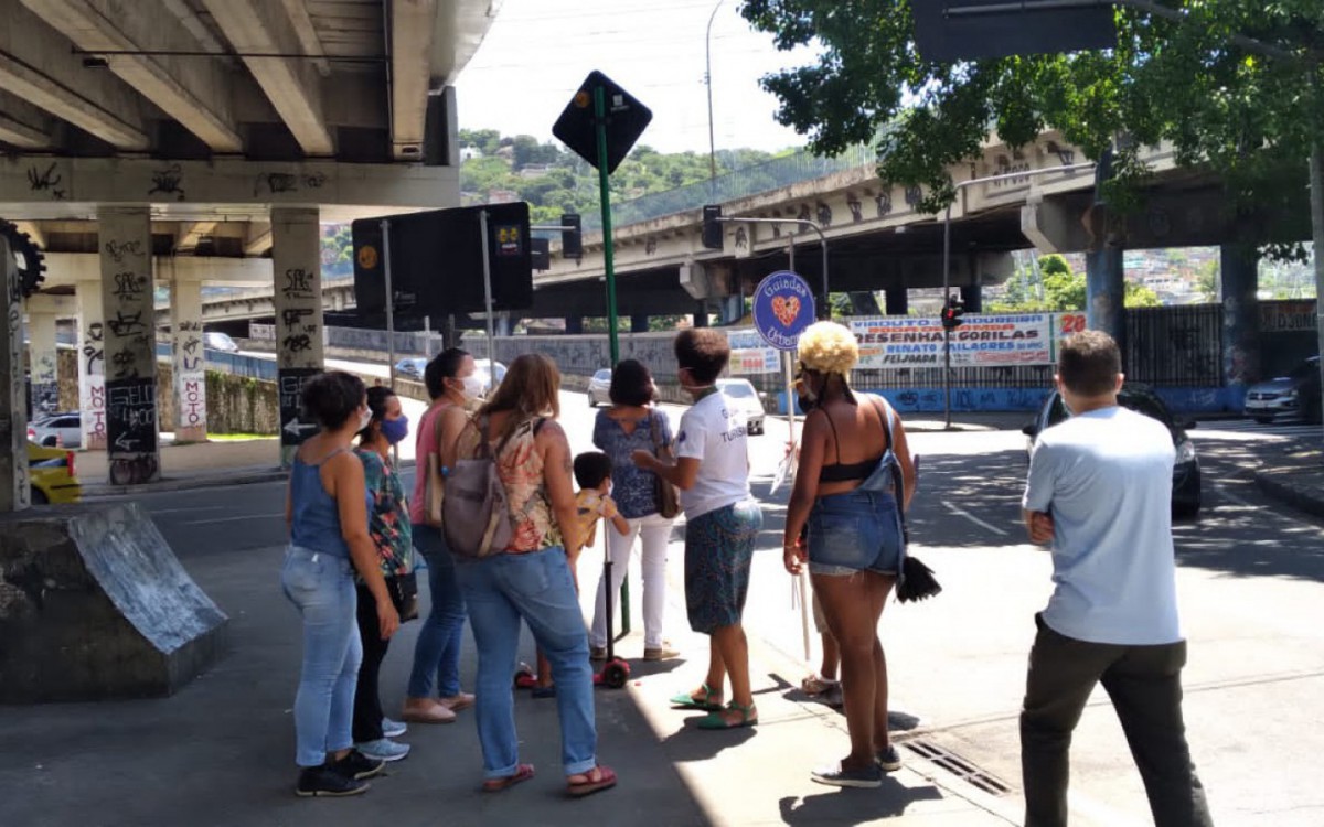 Turismo Cultural Suburbano leva turistas para conhecerem a cultura do subúrbio do Rio