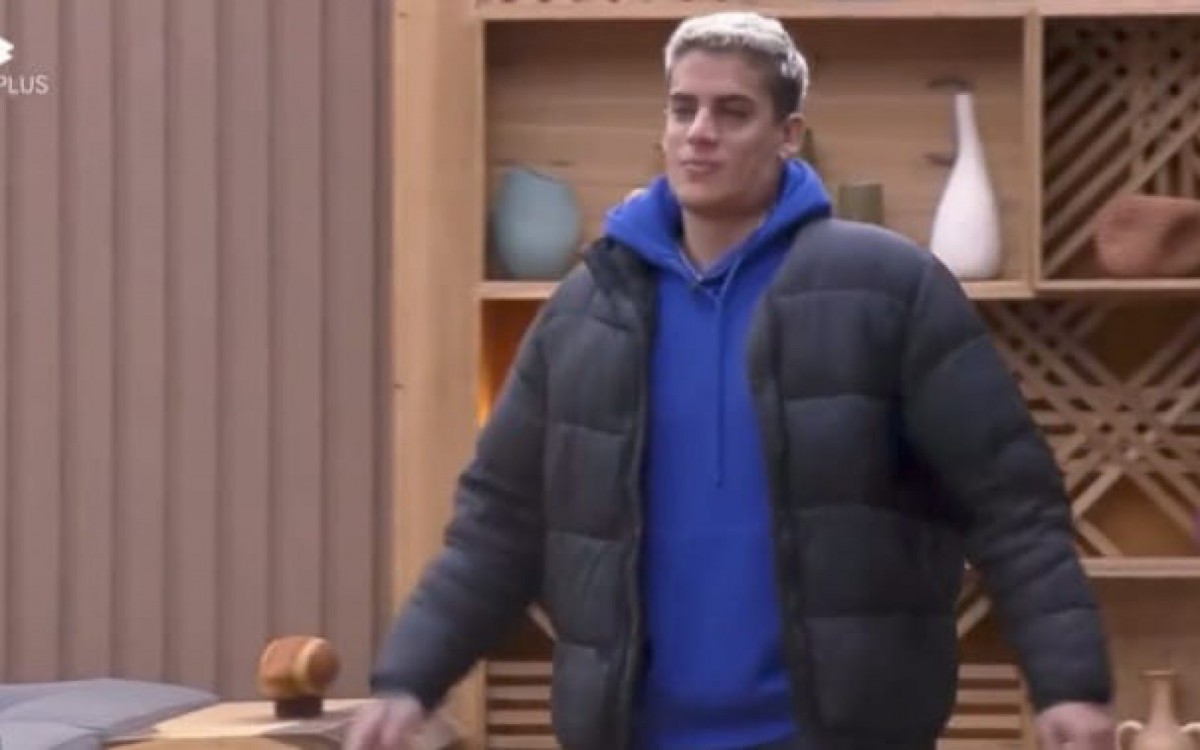 Tiago Ramos retornou para a sede de 'A Fazenda'  - Reprodução/Playplus