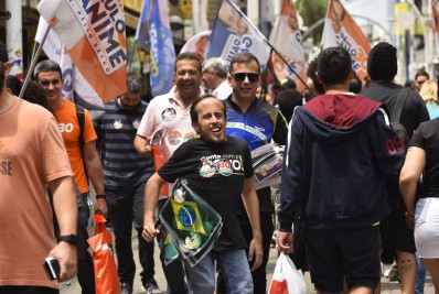 Paulo Ganime faz campanha no Rio e em Nova Iguaçu