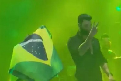 Gusttavo Lima declara apoio a Jair Bolsonaro em show e presidente agradece  