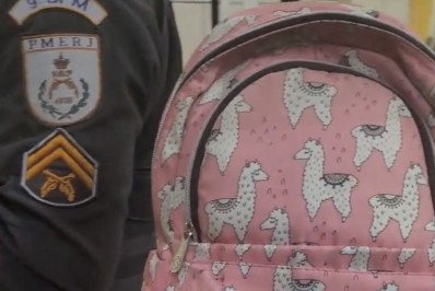 Dupla é presa depois de assaltar mulher na Zona Norte