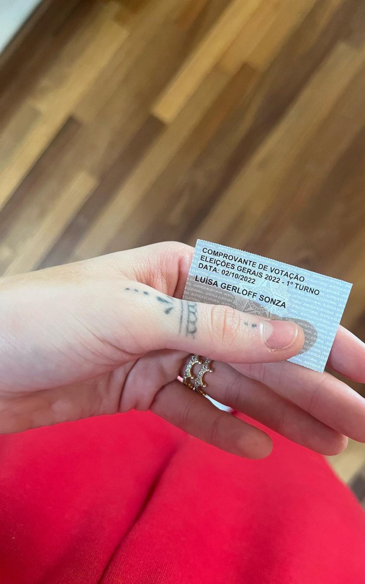 Luisa Sonza vota em S&atilde;o Paulo