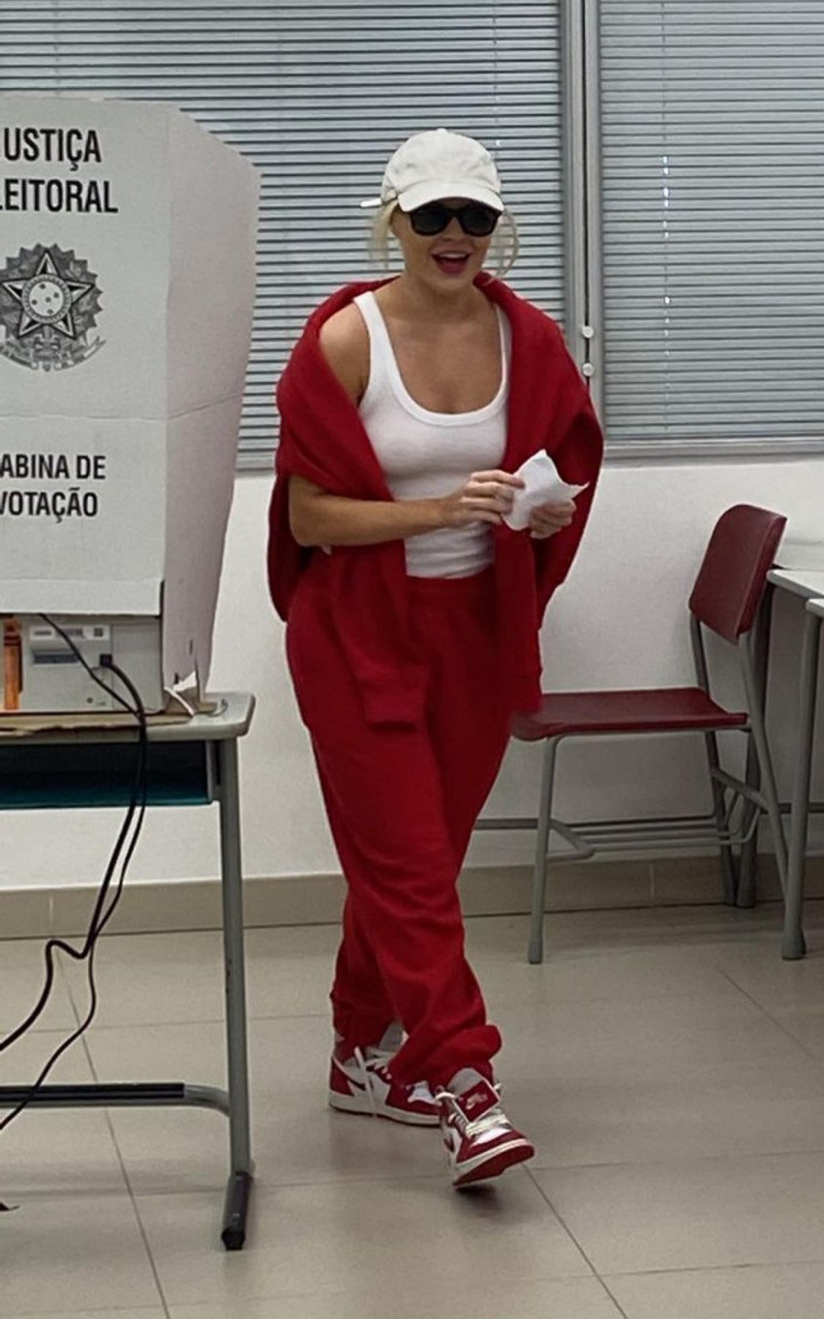 Luisa Sonza vota em S&atilde;o Paulo