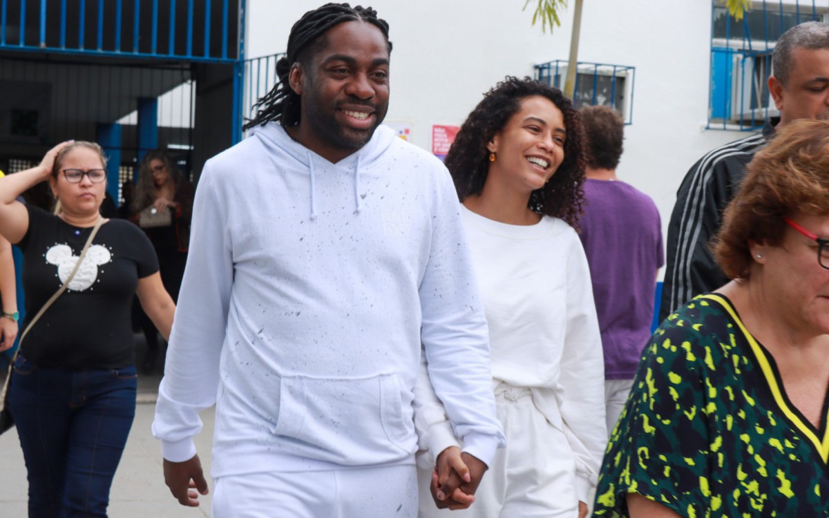 L&aacute;zaro Ramos e Ta&iacute;s Ara&uacute;jo