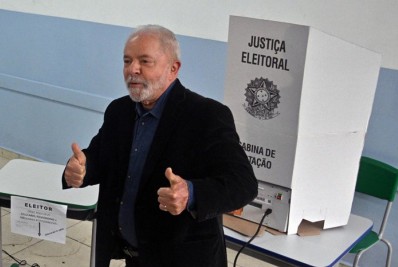 'Queremos um país que viva em paz', diz Lula ao votar em São Bernardo do Campo