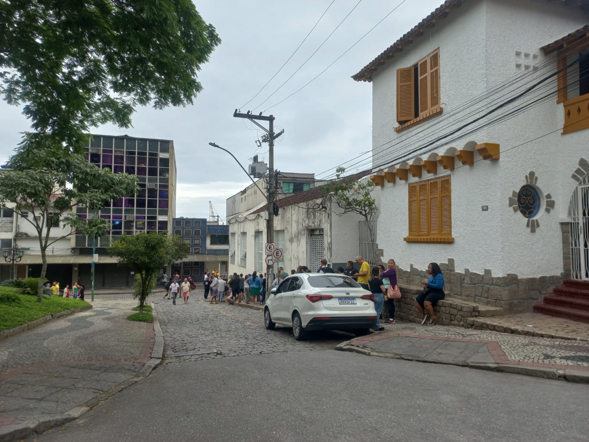 Fila pra votação em Angra - Divulgação