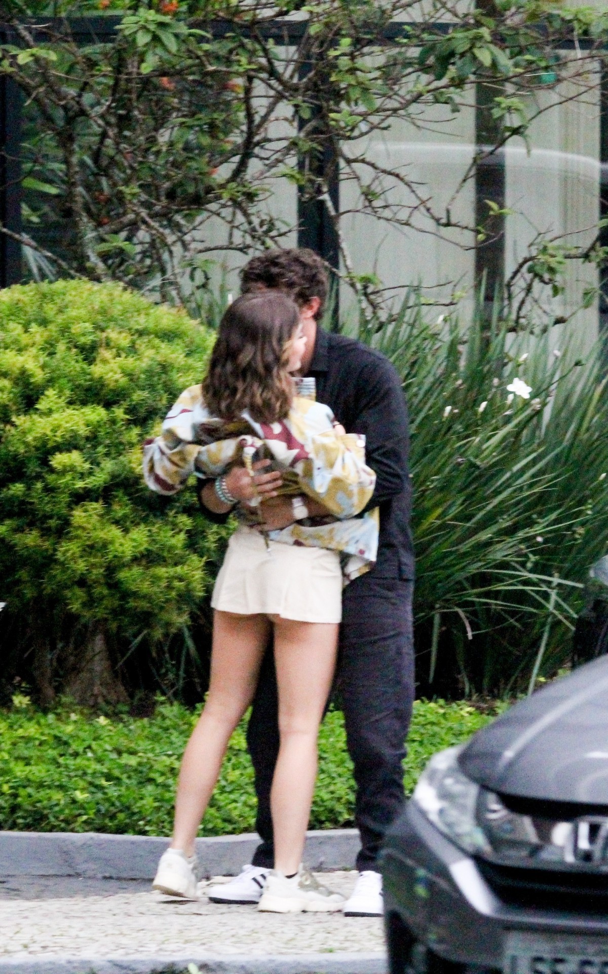 Jade Picon e Chay Suede gravaram cenas rom&acirc;nticas de Chiara e Ari, personagens de 'Travessia'