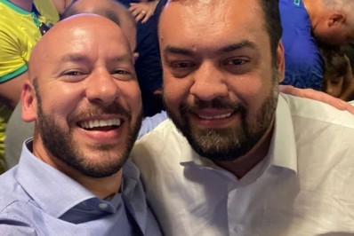 Prefeito de Teresópolis comemora vitória de Claudio Castro