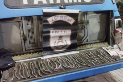 Dupla é presa por tráfico de drogas em Arraial do Cabo