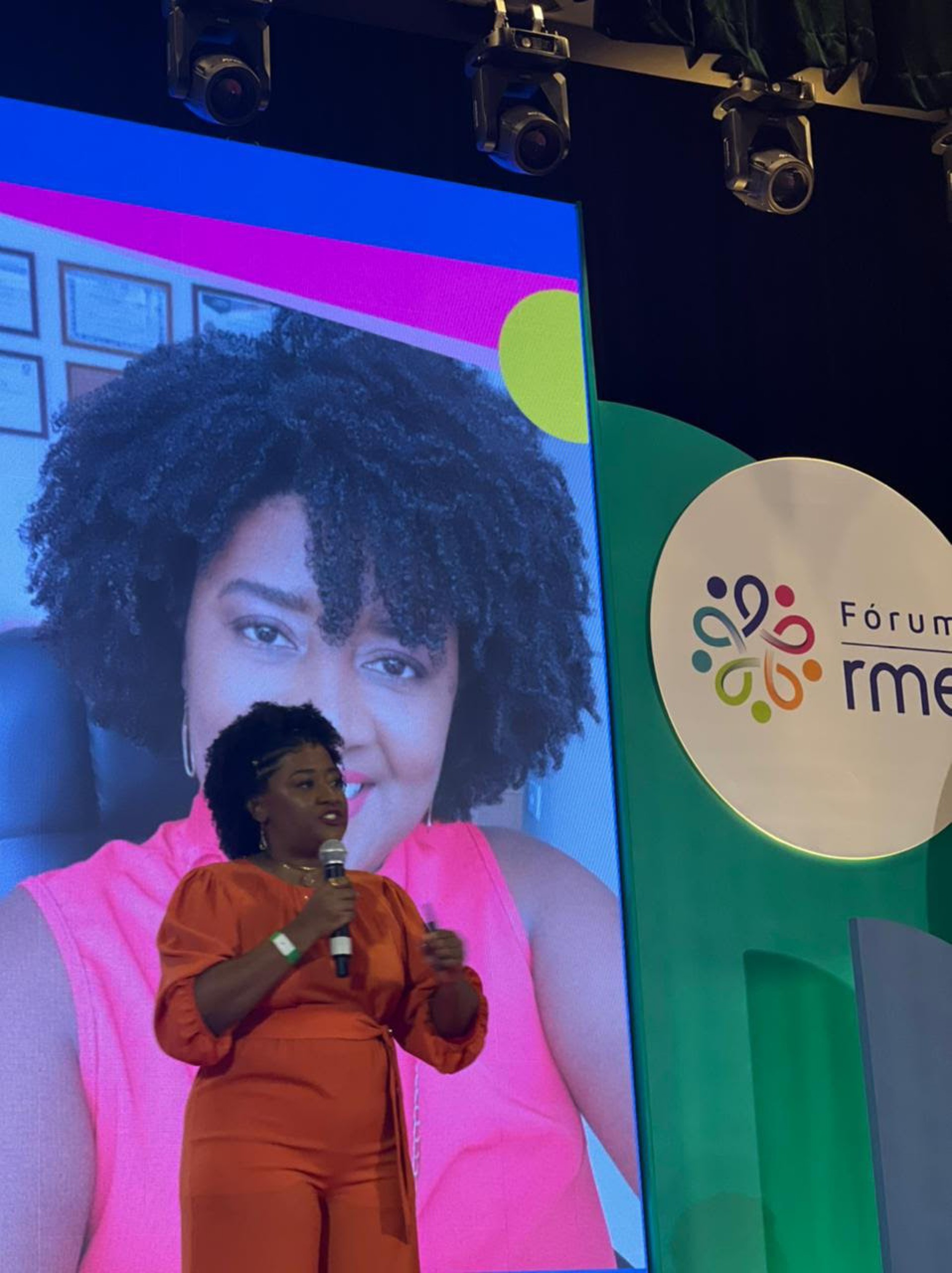 Palestra empreender &eacute; verbo para a vida inspirou mulheres no F&oacute;rum - Divulga&ccedil;&atilde;o