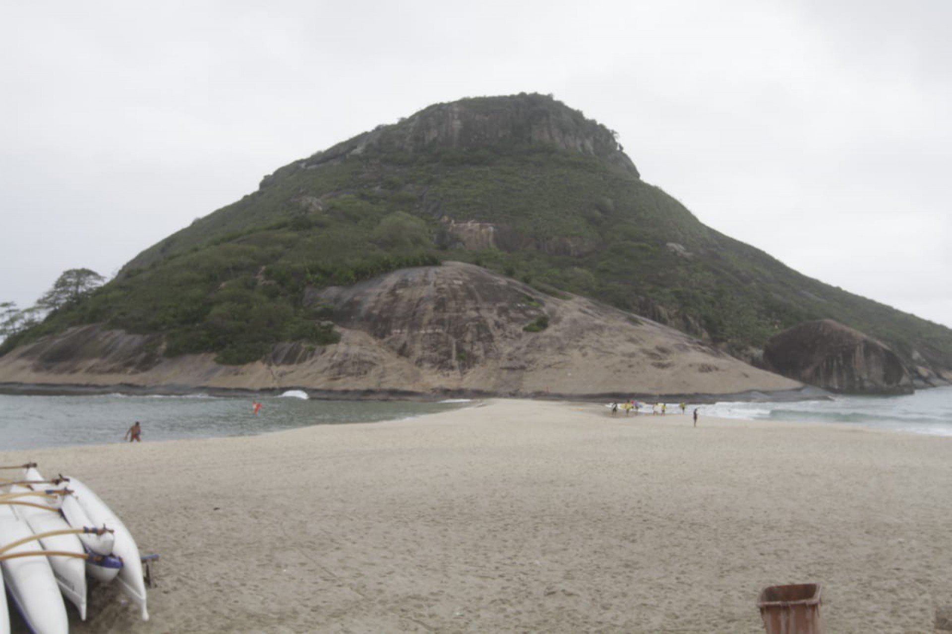 Praia do Recreio, altura da Pedra do Pontal, na Barra, Zona Oeste - Marcos Porto / Ag&ecirc;ncia O Dia