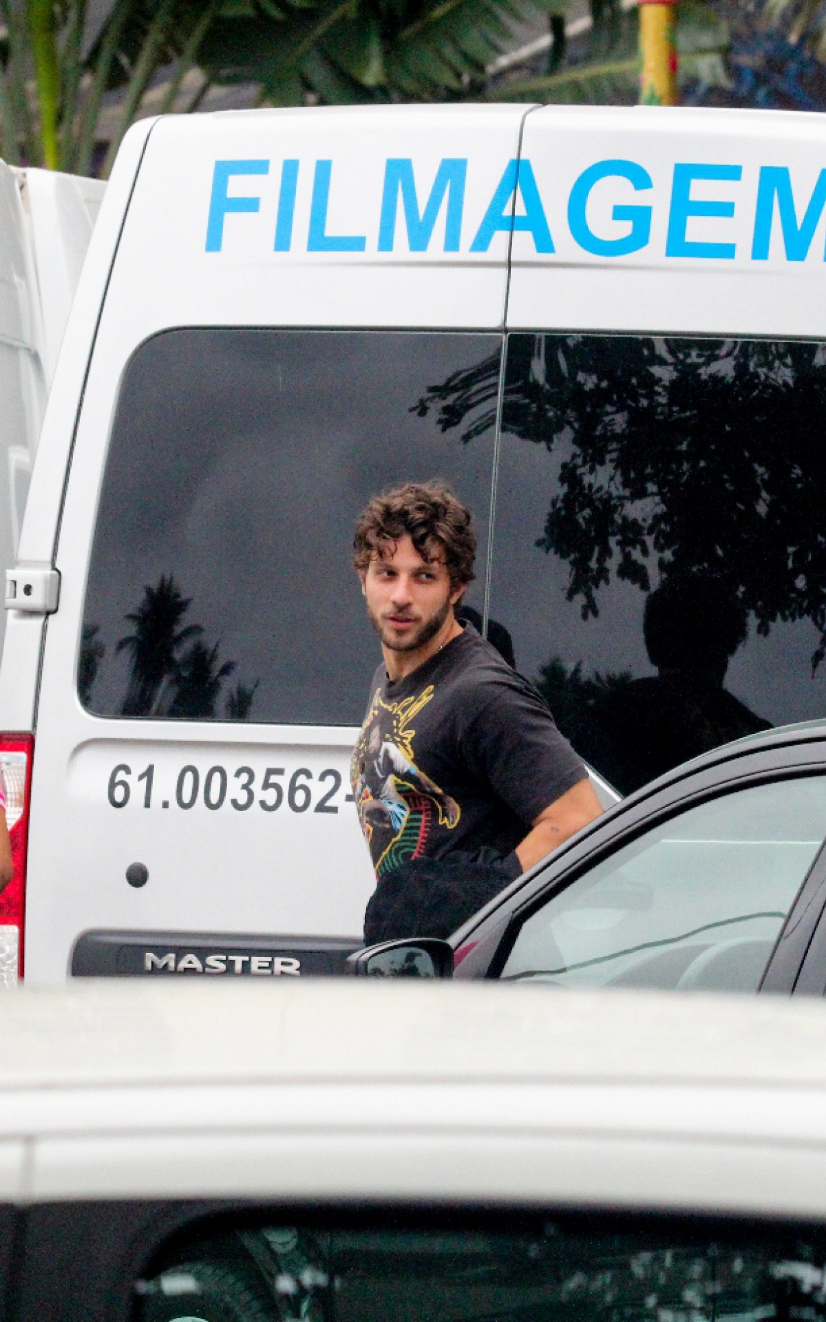 Chay Suede gravou novas cenas de 'Travessia'