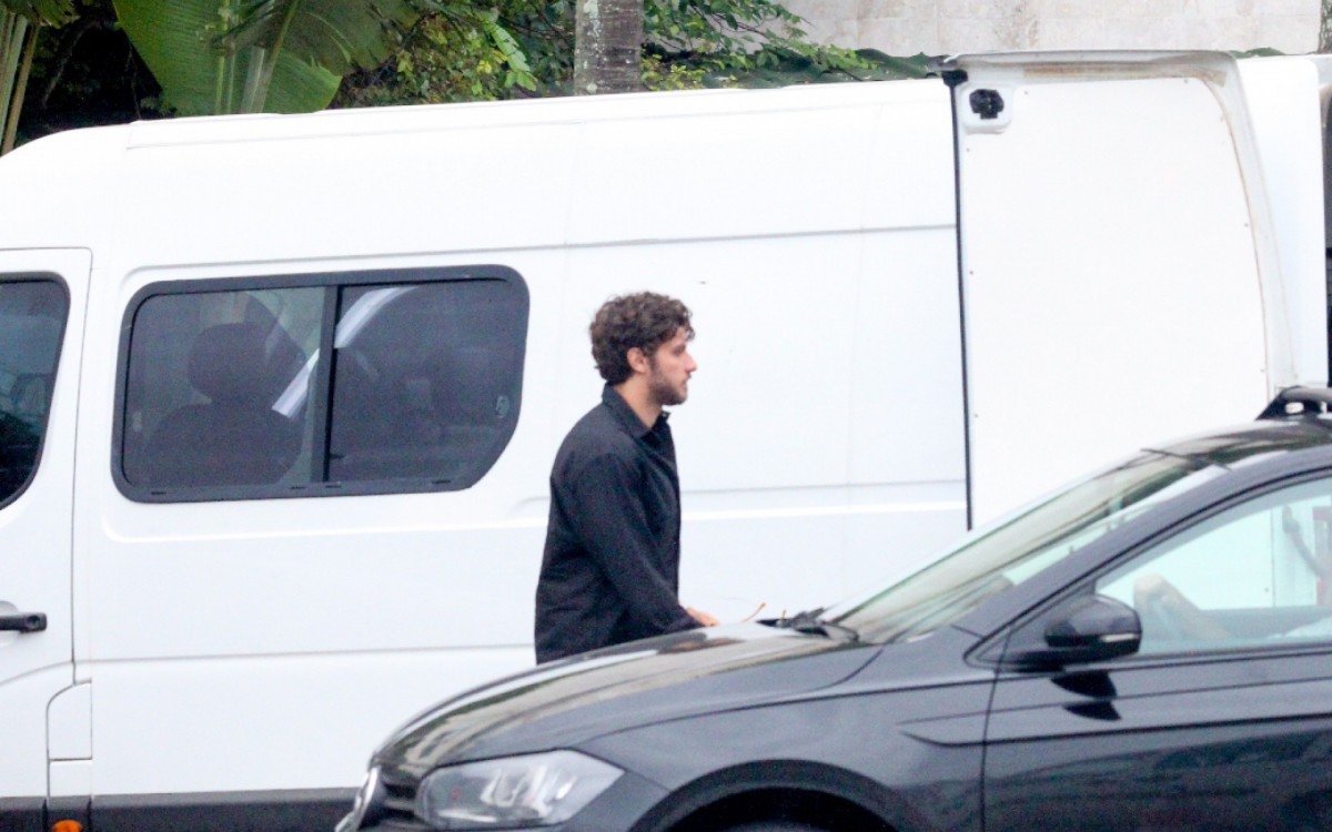 Chay Suede gravou novas cenas de 'Travessia'