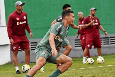 Sem atuar como titular há cinco meses, Calegari pode ter primeira oportunidade com Fernando Diniz