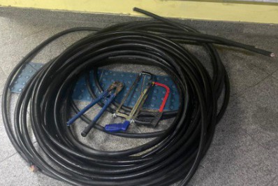 PM prende três homens e apreende 50 metros de cabos de fibra óptica