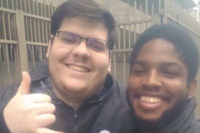 Entregador viraliza no Twitter ao contar que recebeu um pix de Casimiro