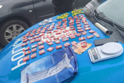 Homem é preso com maconha e cocaína em Araruama