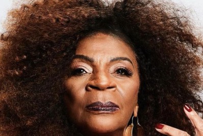 Zezé Motta relembra episódio de racismo sofrido no início da carreira: 'Chamada de negra feia'