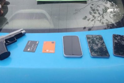 Criminoso capota carro roubado durante perseguição da PM e é preso em São Pedro da Aldeia