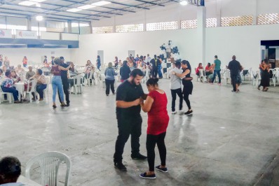 Mesquita realizou o baile da terceira idade em alusão ao Dia Nacional do Idoso