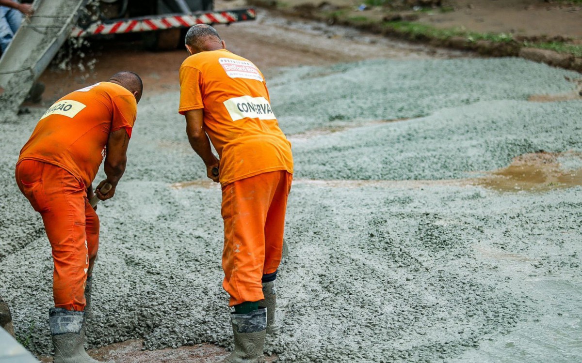 A Rua S&oacute;focles est&aacute; ficando de cara nova