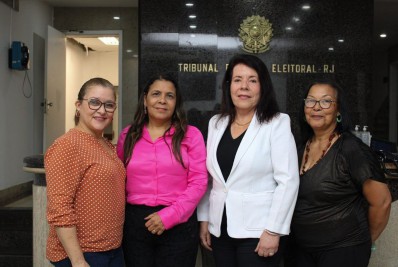 Responsáveis por pessoas com deficiência levam queixa ao TRE