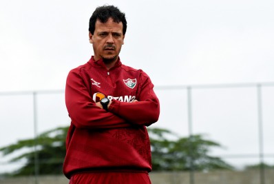 Antes com excesso de opções, setor vira problema para Diniz no Fluminense