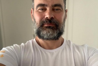 Carmo Dalla Vecchia revela coleção de nudes com dedicatória: 'Imagina'