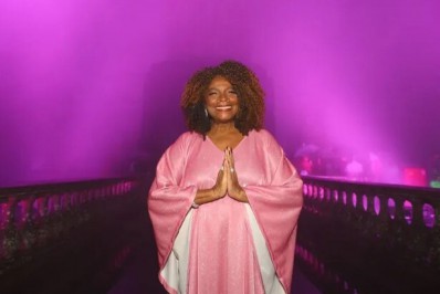 Madrinha do 'Outubro Rosa 2022', Zezé Motta encanta em lançamento da campanha: 'Dever enquanto mulher'