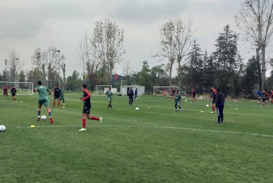 Equipe sub-17 do Fluminense realiza primeiro treino ao lado da seleção chilena