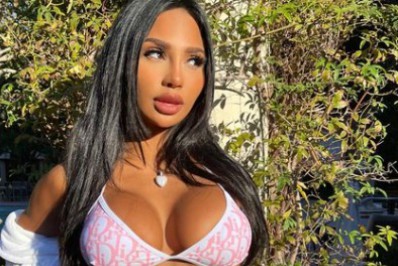 Ex-namorada ganha carro avaliado em R$ 1 milhão de presente de lenda do esporte