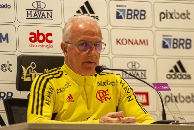 Dorival minimiza preocupação com Arrascaeta e vê Flamengo preparado para finais: 'Podem confiar'