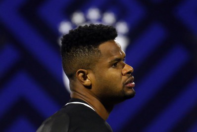 Júnior Santos quer seguir no Botafogo, mas deixa futuro nas mãos do estafe