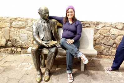 Corpo de atriz morta em tentativa de assalto é sepultado: 'Ela gostava de viver'