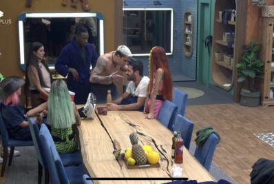 A Fazenda: público pede expulsão de Tiago após encontrão em Shay