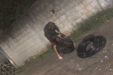 Polícia prende casal que roubava cabos em Itaguaí