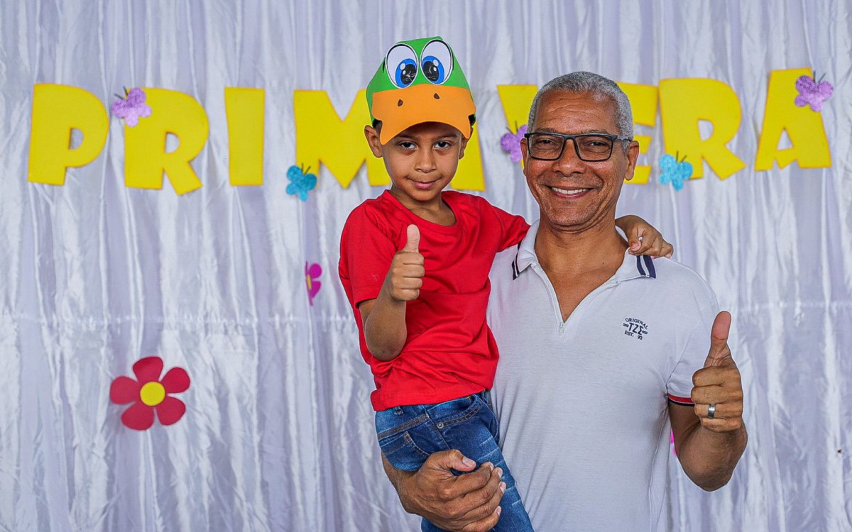 Isaias dos Santos prestigiou a apresenta&ccedil;&atilde;o do filho V&iacute;tor Pereira